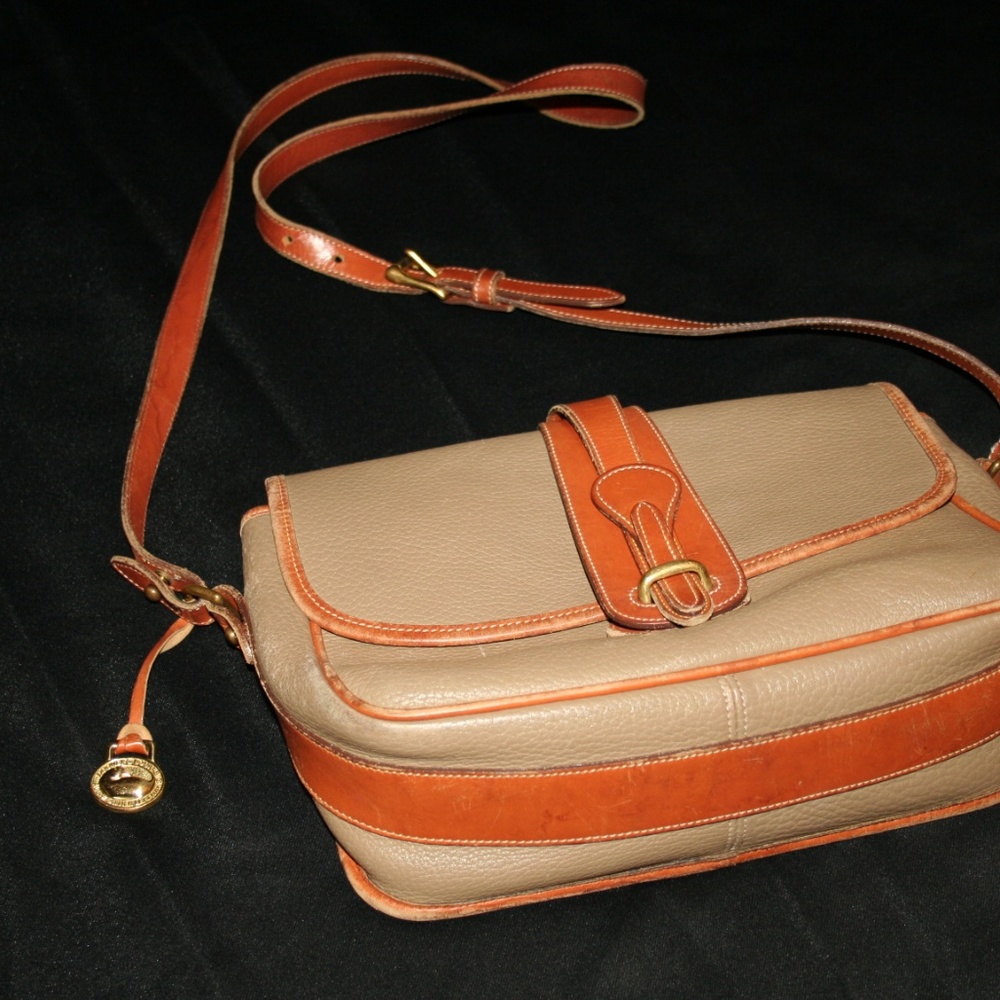 Vintage Dooney and Bourke Crossbody Messenger Bag